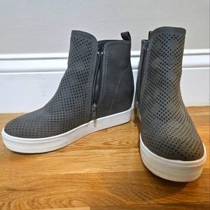 Gray | Sneaker Wedges | 8